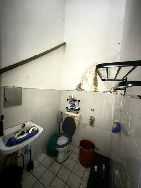 1-storey Terraced House for Sale in Kota Masai (Pasir Gudang) - Kay Ng - Bathroom - PropertyGuru.com.my