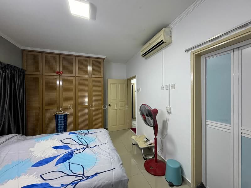 Kondominium untuk Disewa di Endah Regal Condominium - Nicole Goh - Bedroom - PropertyGuru.com.my