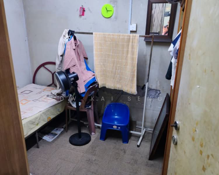 Shop / Office for Sale in Taman Persiaran Desa (Seputeh) - Low Kai Seng - Bedroom - PropertyGuru.com.my