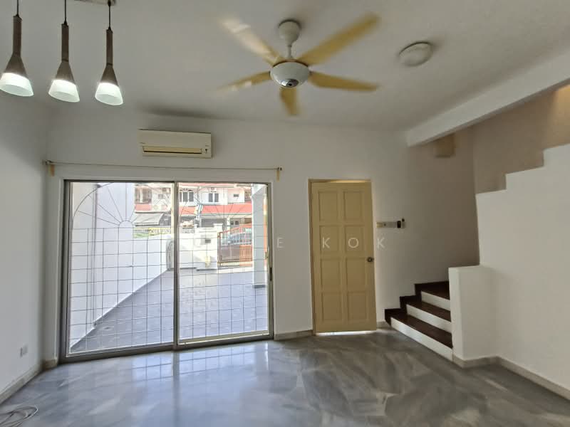 Rumah Teres 2 Tingkat untuk Dijual di Usj 6 (Subang Jaya) - Joyce Kok - Living Room - PropertyGuru.com.my