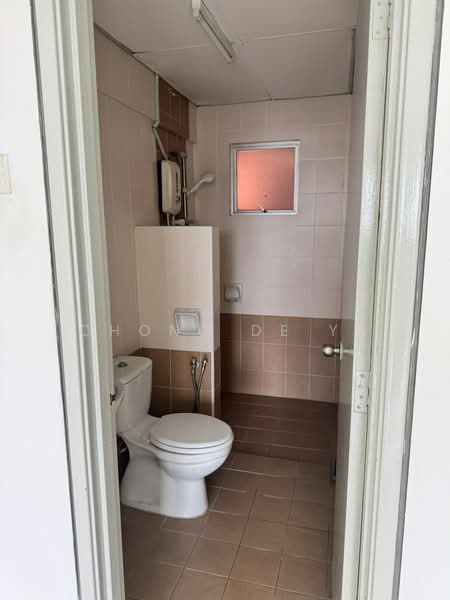 Kondominium untuk Dijual di Fortune Park (Suria Perdana) - Chong De Yi - Bathroom - PropertyGuru.com.my