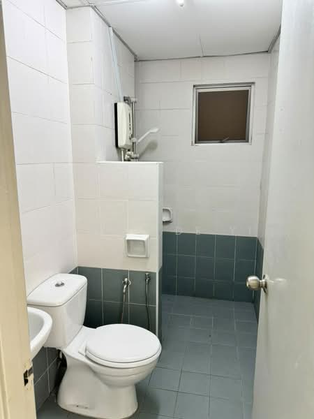 Kondominium untuk Dijual di Fortune Park (Suria Perdana) - Chong De Yi - Bathroom - PropertyGuru.com.my