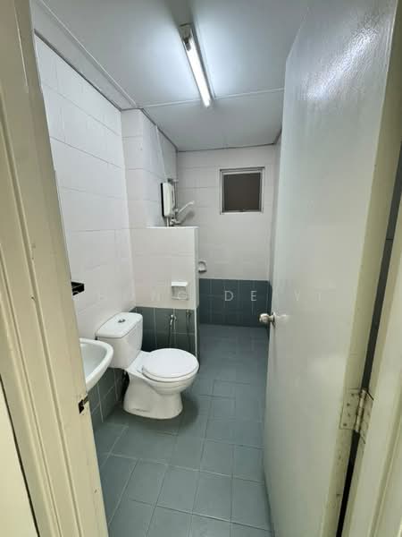 Kondominium untuk Dijual di Fortune Park (Suria Perdana) - Chong De Yi - Bathroom - PropertyGuru.com.my