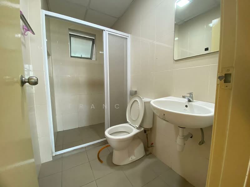 Service Residence for Sale at OUG Parklane - Francis Ng - Bathroom - PropertyGuru.com.my