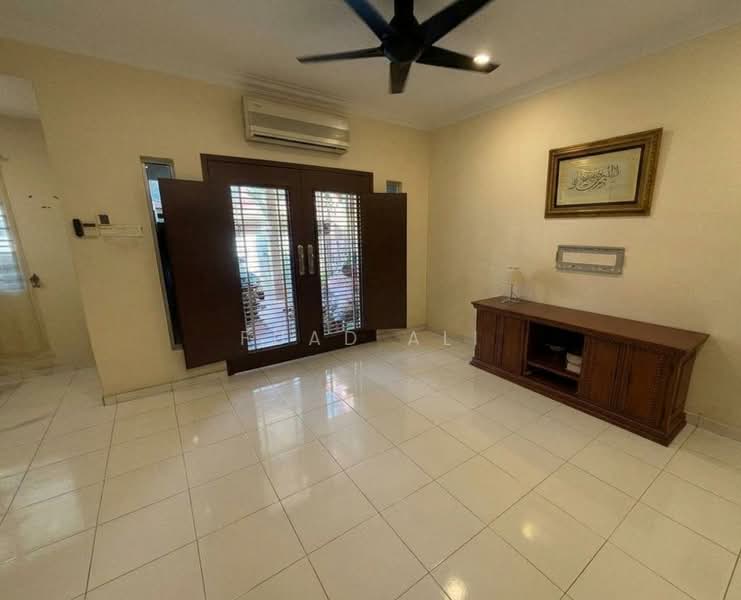 Rumah Teres untuk Disewa di Shah Alam (Selangor) - Fuad Ali - Living Room - PropertyGuru.com.my