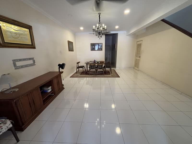 Rumah Teres untuk Disewa di Shah Alam (Selangor) - Fuad Ali - Living Room - PropertyGuru.com.my
