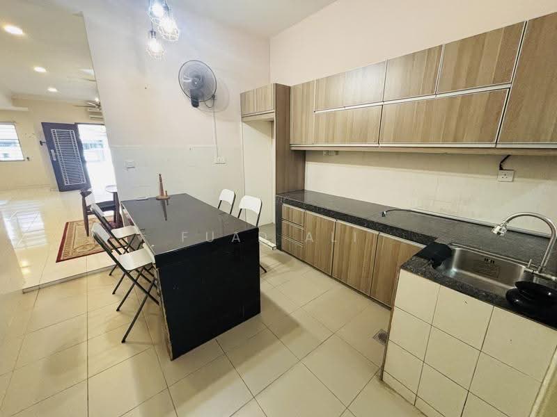 Rumah Teres untuk Disewa di Shah Alam (Selangor) - Fuad Ali - Kitchen - PropertyGuru.com.my