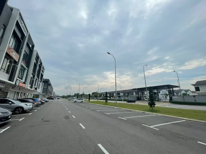 Retail Space for Sale in Bandar Jaya Putra (Johor Bahru) - Kelly Wai - Exterior - PropertyGuru.com.my
