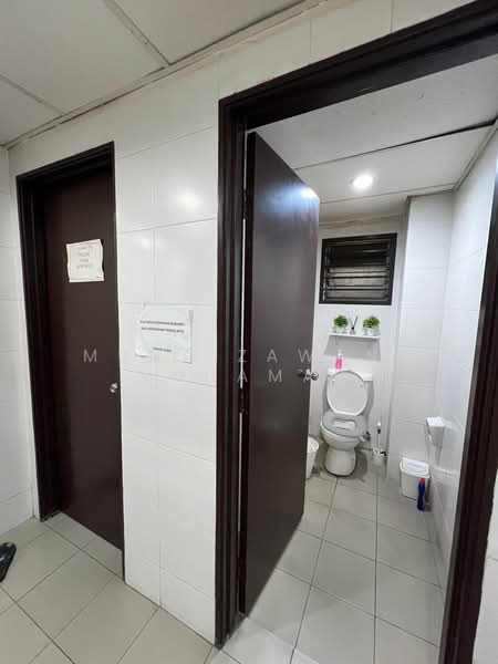 Shop / Office for Rent in Taman Nirwana (Ampang) - Muna Zawani Muhamad - Bathroom - PropertyGuru.com.my