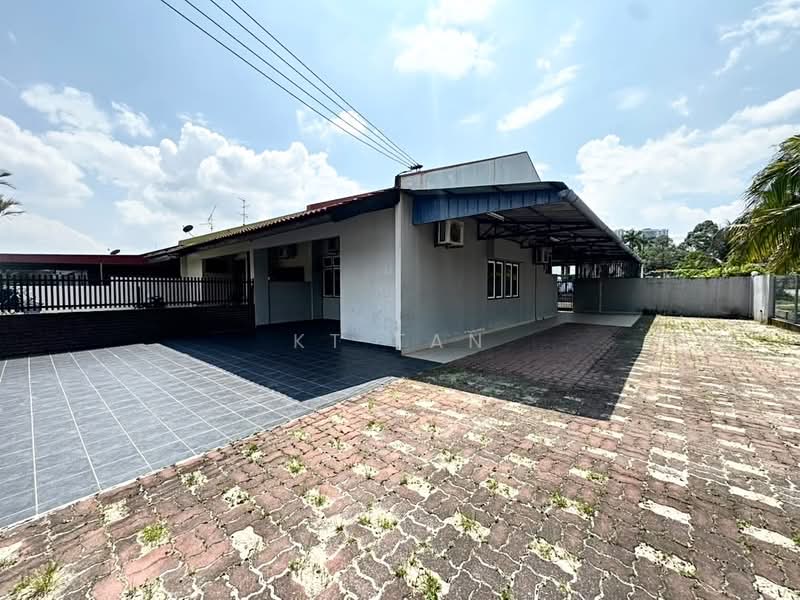 1-storey Terraced House for Sale in Taman Daya (Johor Bahru) - KT Tan - Exterior - PropertyGuru.com.my