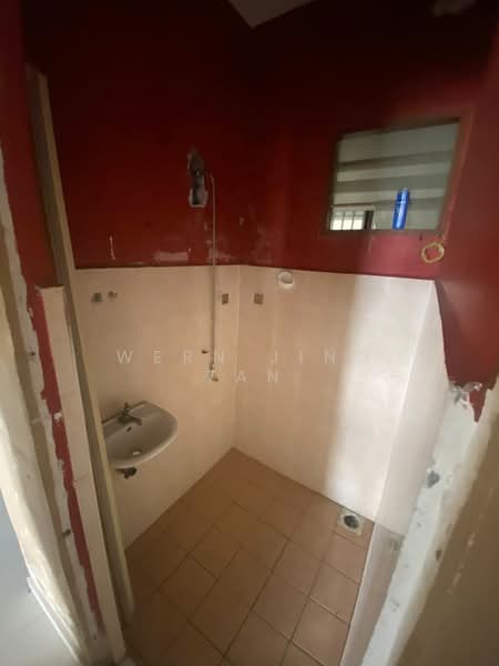 Rumah Flat untuk Dijual di Taman Terkukur Indah - Wern Jing Tan - Bathroom - PropertyGuru.com.my