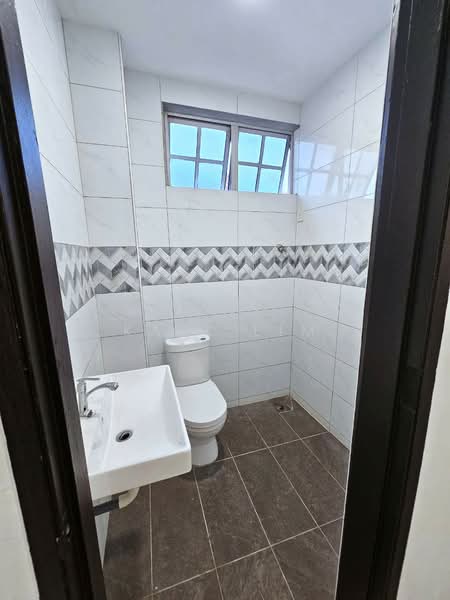 Rumah Teres 2 Tingkat untuk Dijual di Taman Universiti (Skudai) - Karl Lim - Bathroom - PropertyGuru.com.my