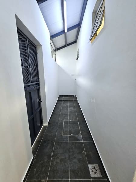 Rumah Teres 2 Tingkat untuk Dijual di Taman Universiti (Skudai) - Karl Lim - Corridor - PropertyGuru.com.my