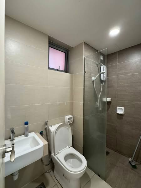 Service Residence for Rent at Gravit8, Klang - Joel Sia - Bathroom - PropertyGuru.com.my