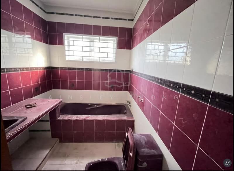 Rumah Banglo untuk Dijual di Ipoh (Perak) - Ainsley Thong - Bathroom - PropertyGuru.com.my