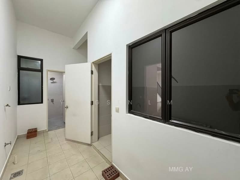 Rumah Berkembar untuk Dijual di Setia Utama (Setia Alam) - Yongsen Lim - Bathroom - PropertyGuru.com.my