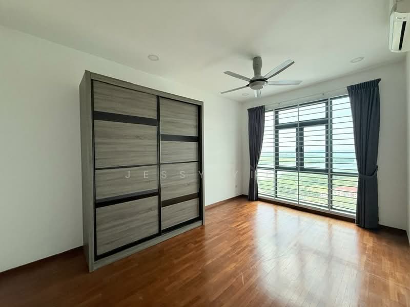Servis Apartment untuk Disewa di Crescent Bay Suites (Teluk Bayu) - Jessy Yip - Bedroom - PropertyGuru.com.my