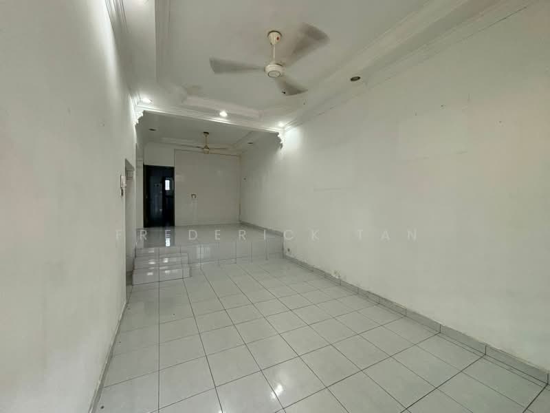1-storey Terraced House for Rent in Kepong Baru (Kepong) - Frederick Tan - Living Room - PropertyGuru.com.my