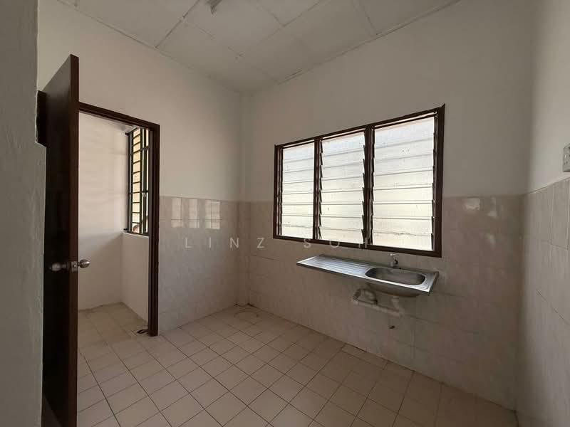 Apartment for Sale at Taman Desa Kempas - Linz Soh - Kitchen - PropertyGuru.com.my
