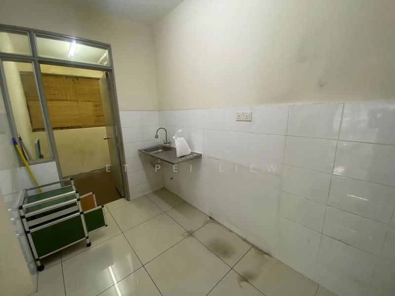 Servis Apartment untuk Disewa di Platinum Lake PV 21 - ET PEI LIEW - Kitchen - PropertyGuru.com.my
