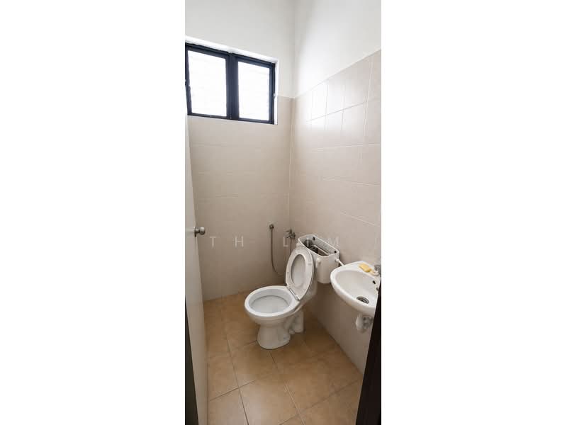 Shop / Office for Rent in Puchong (Selangor) - TH Lim - Bathroom - PropertyGuru.com.my