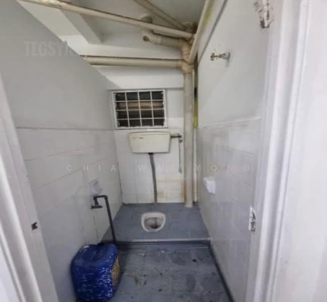 Shop for Rent in Bukit Sentosa (Rawang) - Chia Wai Yong - Bathroom - PropertyGuru.com.my