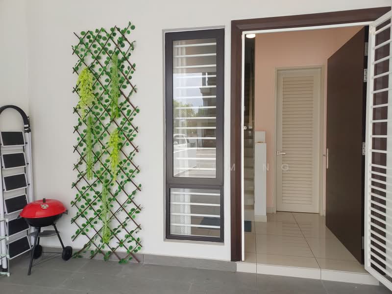 Rumah Bandar untuk Disewa di 16 Sierra (Puchong) - Siew Khim Ng - Entrance - PropertyGuru.com.my