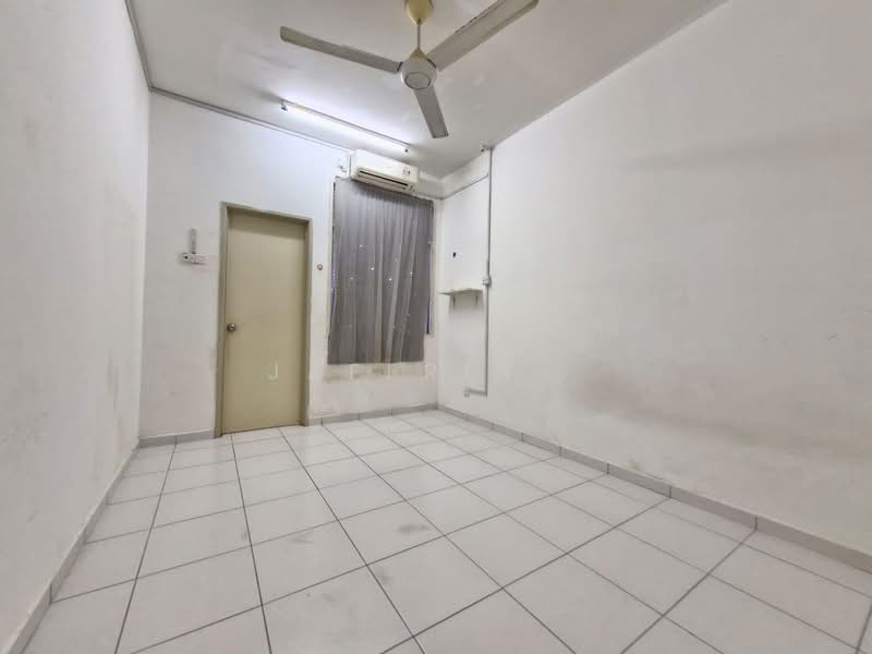 Rumah Teres untuk Dijual di Taman Desa Tebrau (Tebrau) - Jaffrey . - PropertyGuru.com.my
