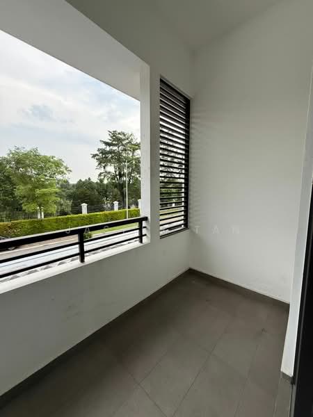 Rumah Berkembar untuk Disewa di Semenyih (Selangor) - Jasper Tan - Balcony - PropertyGuru.com.my