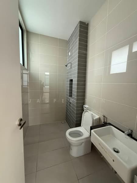 Rumah Berkembar untuk Disewa di Semenyih (Selangor) - Jasper Tan - Bathroom - PropertyGuru.com.my