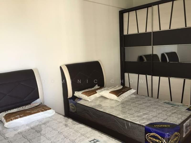 Pangsapuri untuk Disewa di Molek Pine 3 - Dominic Chow - Bedroom - PropertyGuru.com.my