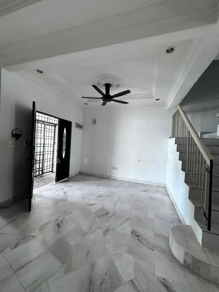 2-storey Terraced House for Sale in Bandar Tasik Puteri (Rawang) - Jack Cheng - Living Room - PropertyGuru.com.my