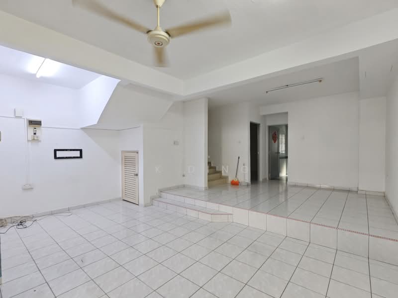 Rumah Teres 2 Tingkat untuk Dijual di Taman Bukit Mewah (Tampoi) - TK Ding - Living Room - PropertyGuru.com.my