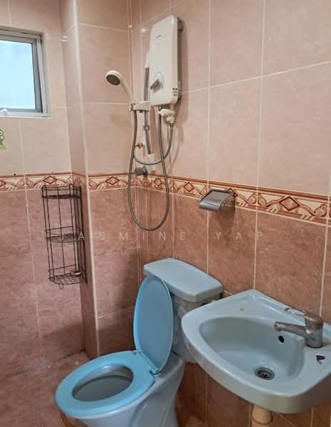 Pangsapuri untuk Dijual di Gagah Apartment - Jasmine Yap - Bathroom - PropertyGuru.com.my