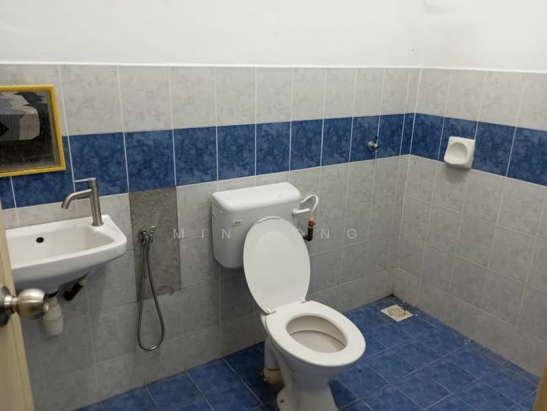 Terraced House for Rent in Taman Pulai Jaya (Kulai) - Min Kong - Bathroom - PropertyGuru.com.my
