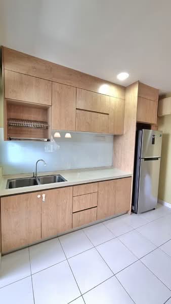 Servis Apartment untuk Dijual di Metia Residence - Evan Chong - Kitchen - PropertyGuru.com.my
