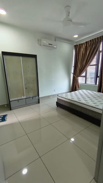 Pangsapuri untuk Disewa di Austin Regency (Pangsapuri Austin Perdana) - Min Kong - Bedroom - PropertyGuru.com.my