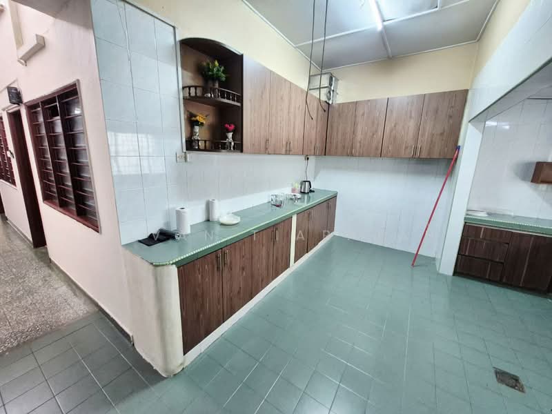 Rumah Teres 1 Tingkat untuk Dijual di Taman Ehsan (Kepong) - Devan Tiarajah - Kitchen - PropertyGuru.com.my