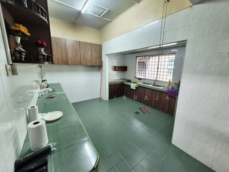 Rumah Teres 1 Tingkat untuk Dijual di Taman Ehsan (Kepong) - Devan Tiarajah - Kitchen - PropertyGuru.com.my