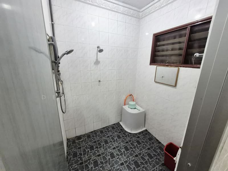 Rumah Teres 1 Tingkat untuk Dijual di Taman Ehsan (Kepong) - Devan Tiarajah - Bathroom - PropertyGuru.com.my