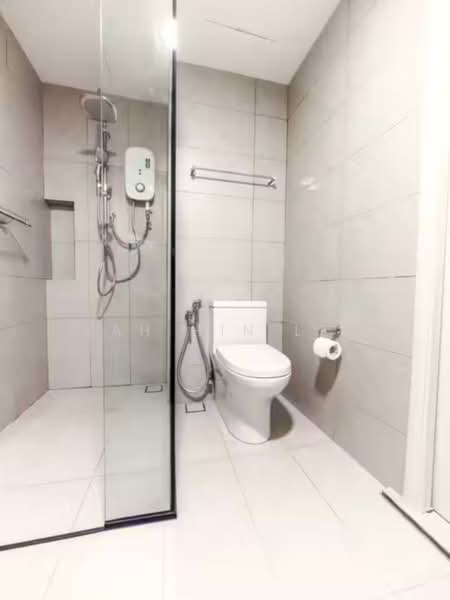 Servis Apartment untuk Disewa di The Atrium - Kah Hin Lee - Bathroom - PropertyGuru.com.my
