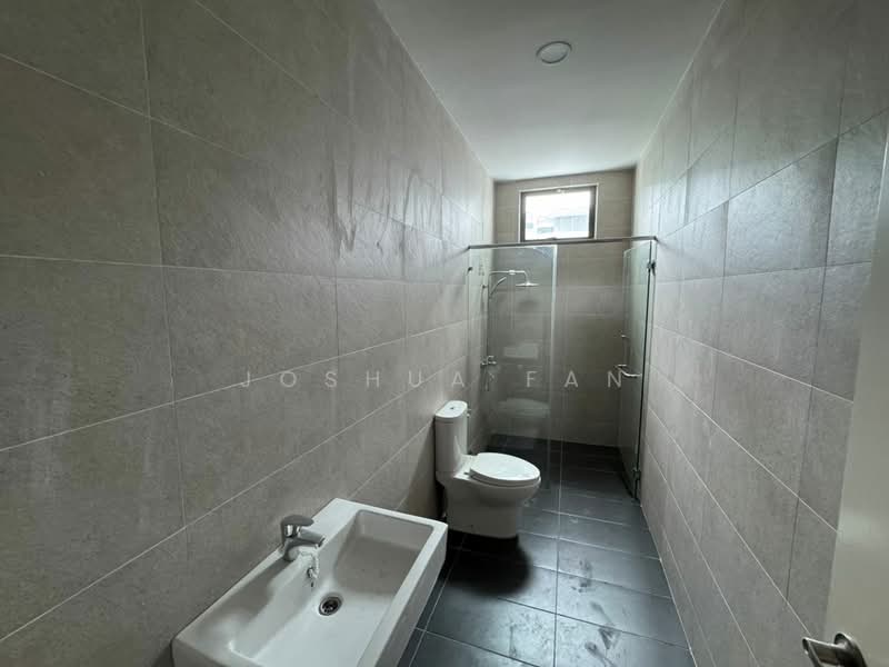 3-storey Terraced House for Rent in Bandar Nusaputra (Puchong) - Joshua Fan - Bathroom - PropertyGuru.com.my