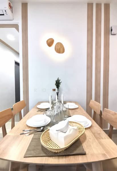 Kondominium untuk Dijual di Mizumi Residences - Robert Yee - Dining Room - PropertyGuru.com.my