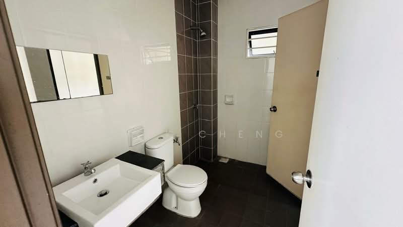Rumah Teres 2 Tingkat untuk Dijual di Saujana Rawang (Rawang) - Jack Cheng - Bathroom - PropertyGuru.com.my