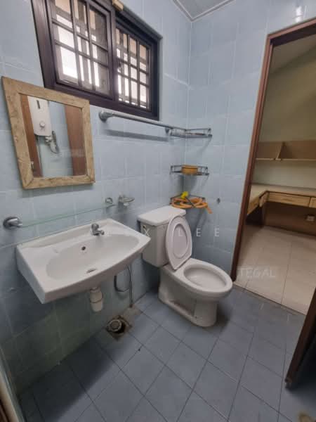 Rumah Teres 2-Tingkat untuk Dijual di Klang (Selangor) - Alex Lee - Bathroom - PropertyGuru.com.my