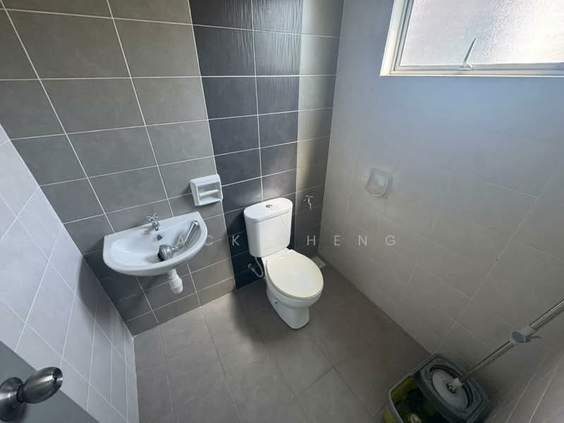 2-storey Terraced House for Sale in Saujana Rawang (Rawang) - Jack Cheng - Bathroom - PropertyGuru.com.my