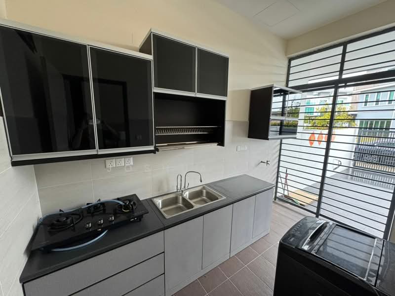 3-storey Terraced House for Rent in Bandar Nusaputra (Puchong) - Joshua Fan - Kitchen - PropertyGuru.com.my
