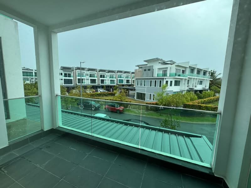 3-storey Terraced House for Rent in Bandar Nusaputra (Puchong) - Joshua Fan - Balcony - PropertyGuru.com.my