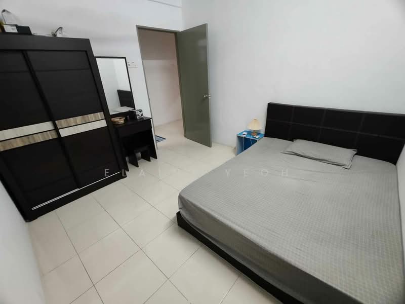 Pangsapuri untuk Dijual di The Rise Collection 2 - Elaine Yeoh - Bedroom - PropertyGuru.com.my