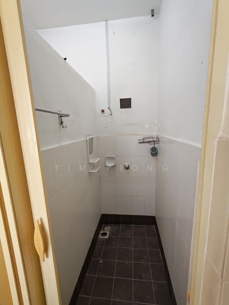 Townhouse for Sale in Taman Krubong Perdana (Krubong) - Tim Piong - Bathroom - PropertyGuru.com.my